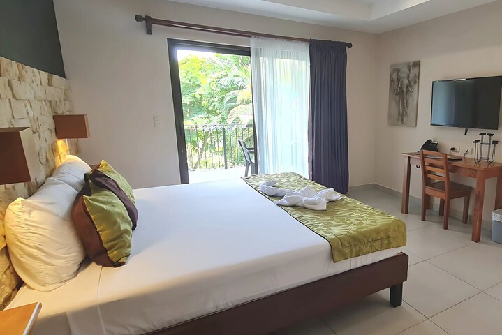 Room 26 of 166