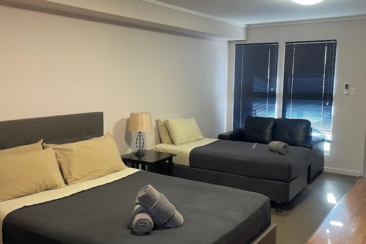 Room 6 of 33