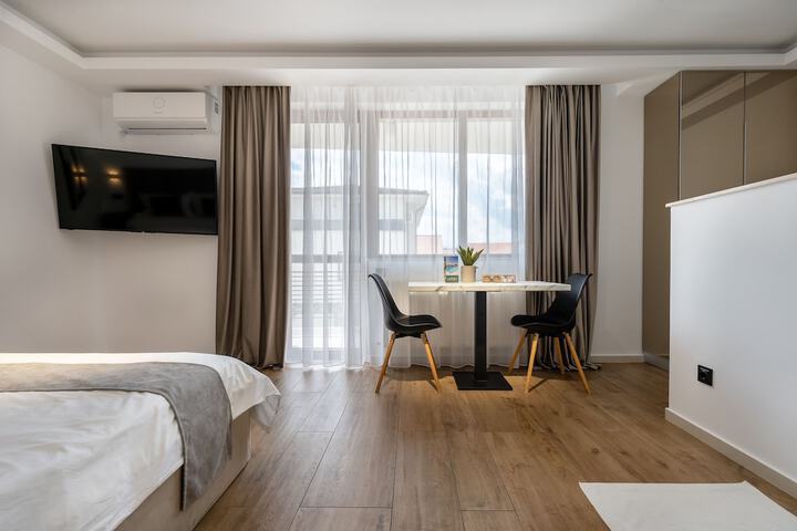 Room 65 of 92