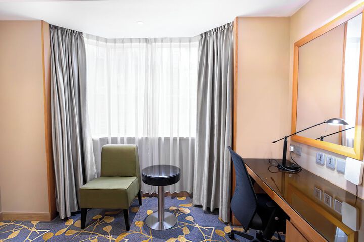 Room 26 of 84