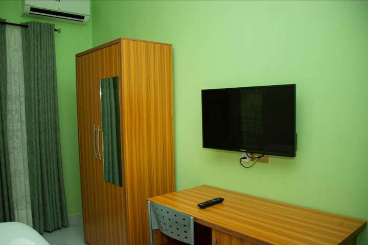 Room 6 of 22