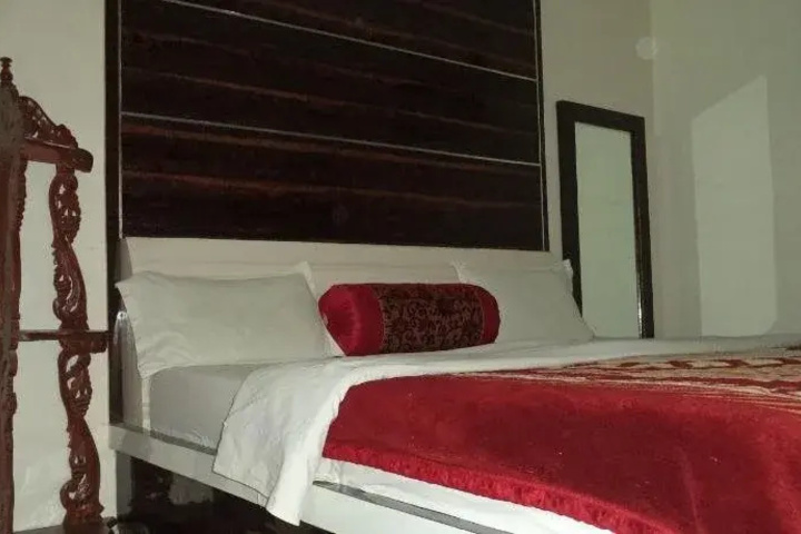 Room 3 of 7