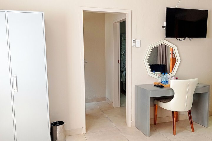 Room 30 of 103