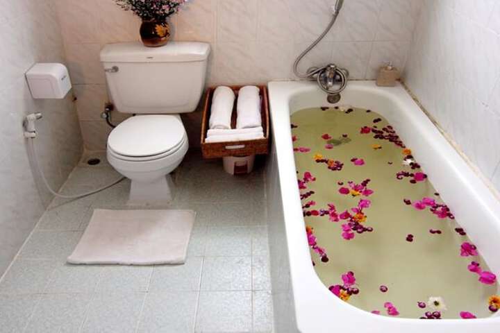 Clean Restrooms