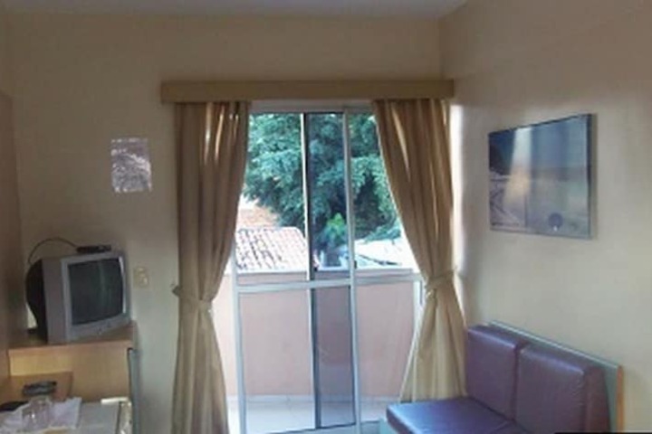 Room 10 of 80