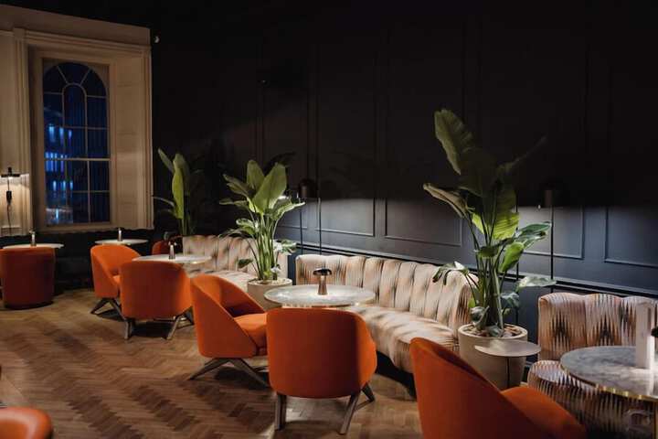 Lounge 88 of 106
