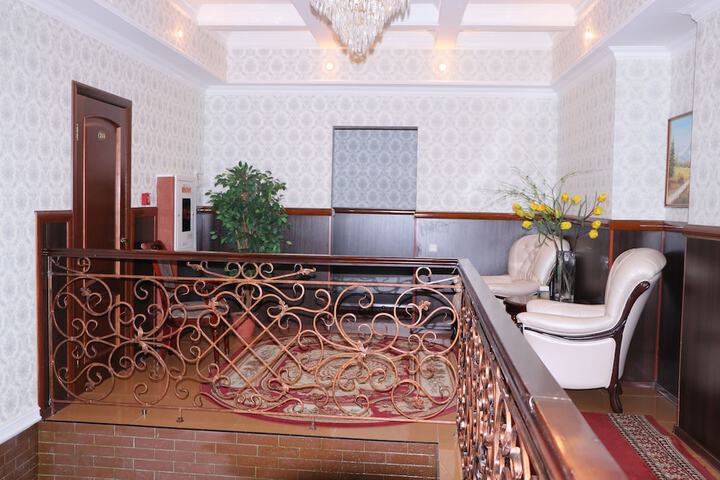 Ballroom/Hall 36 of 41