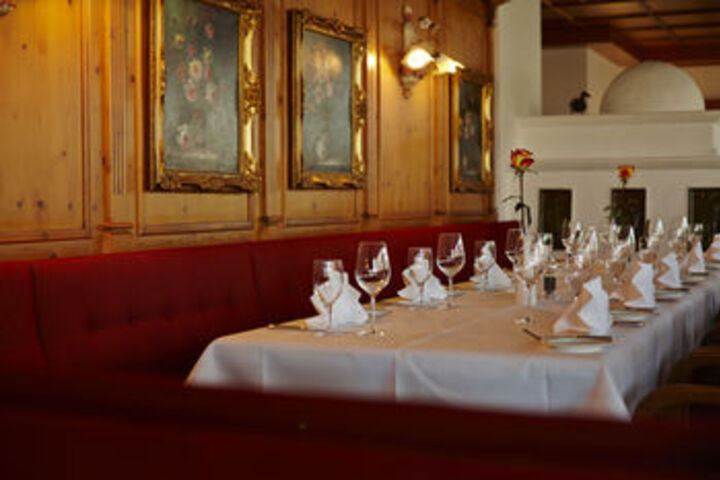 Dining 40 of 42