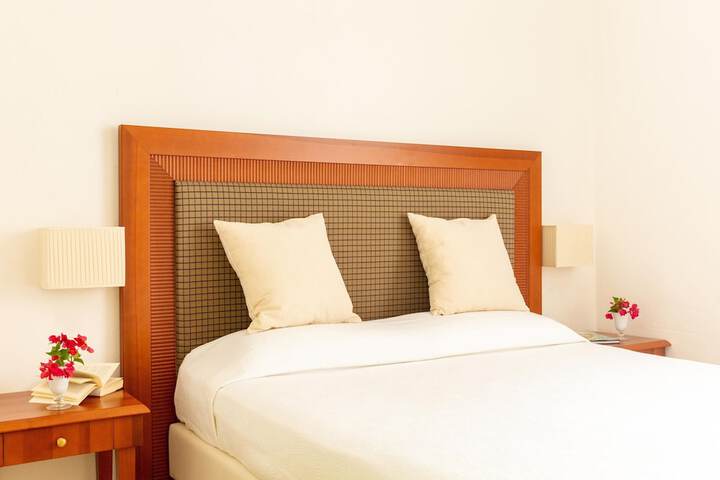Room 35 of 136