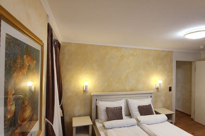 Room 17 of 266