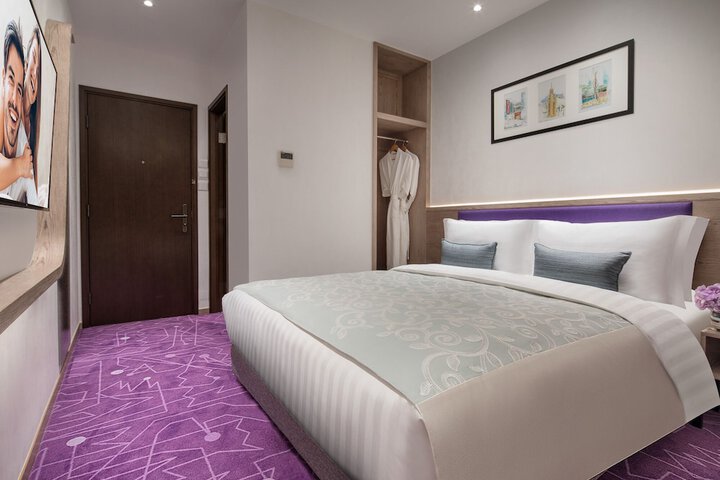 Room 12 of 39