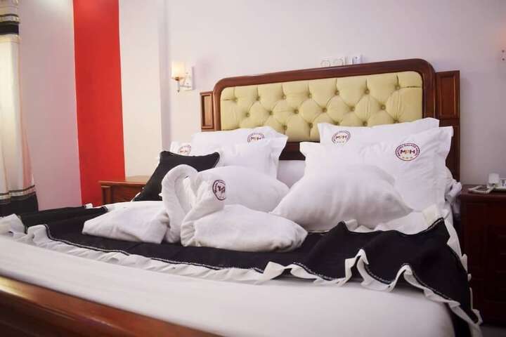 Room 8 of 23