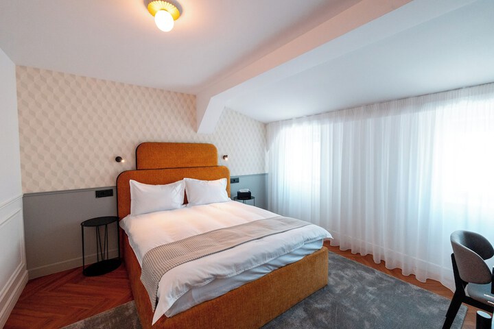 Room 17 of 87