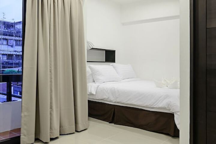 Room 16 of 45