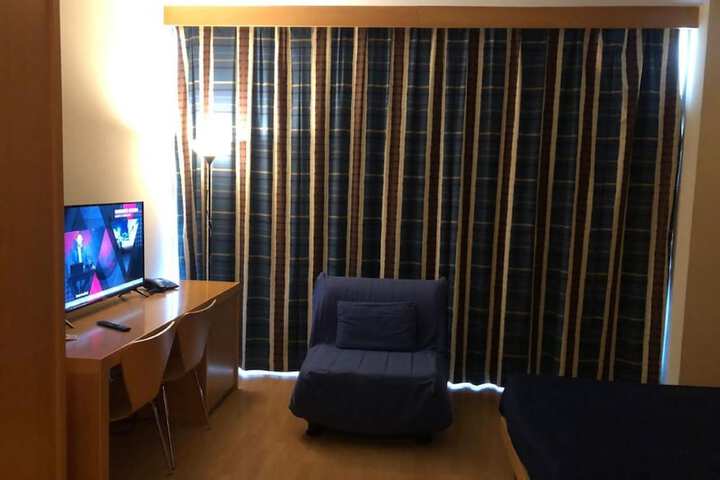 Room 23 of 86
