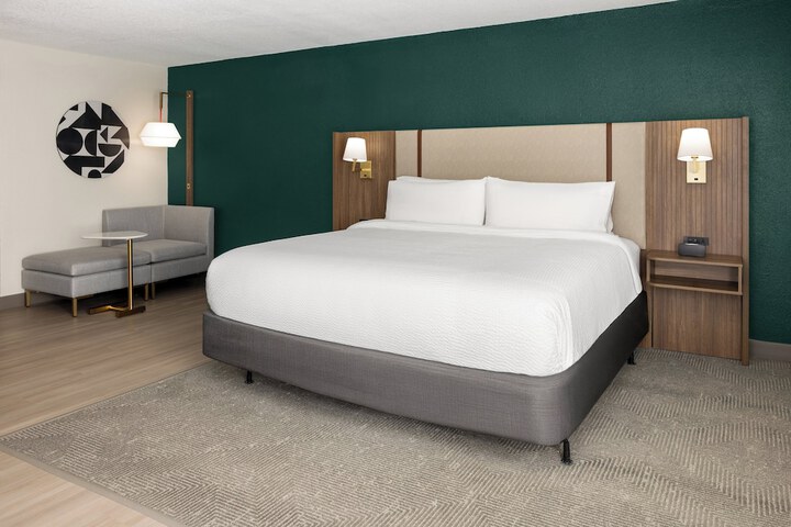 Room 27 of 70