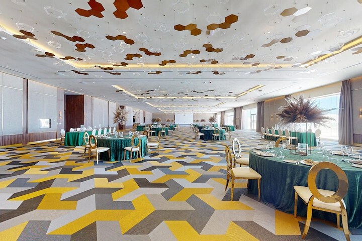 Ballroom/Hall 205 of 271