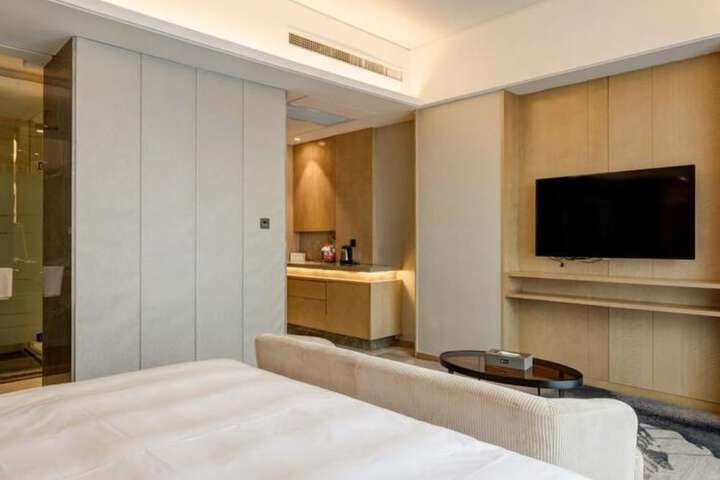 Room 8 of 46