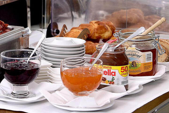 Breakfast/Coffee Service 21 of 23