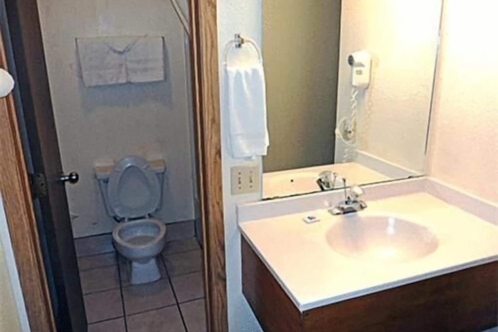Clean Restrooms