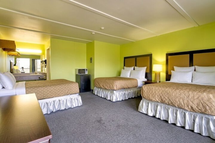 Room 10 of 23