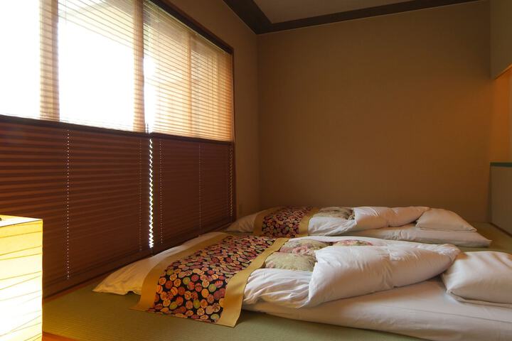 Room 5 of 48