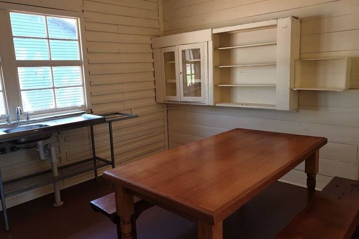Room 4 of 17