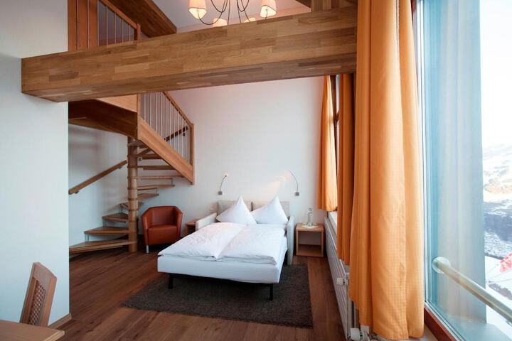 Room 15 of 65