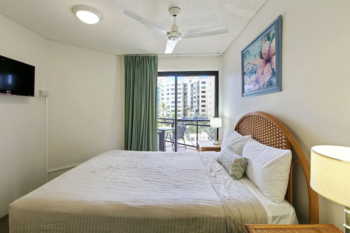 Room 9 of 208