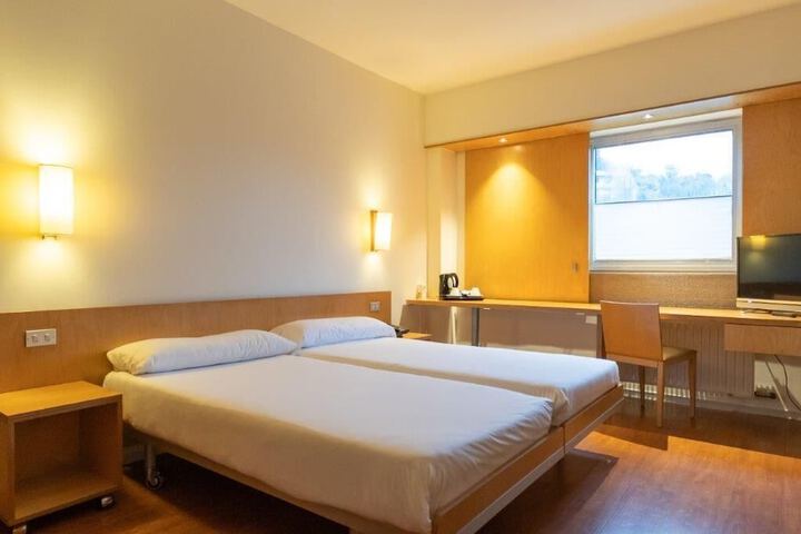 Room 15 of 46