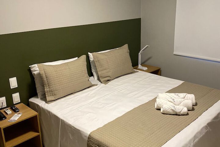Room 5 of 13