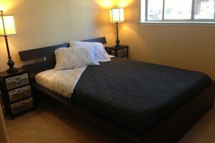 Room 2 of 10