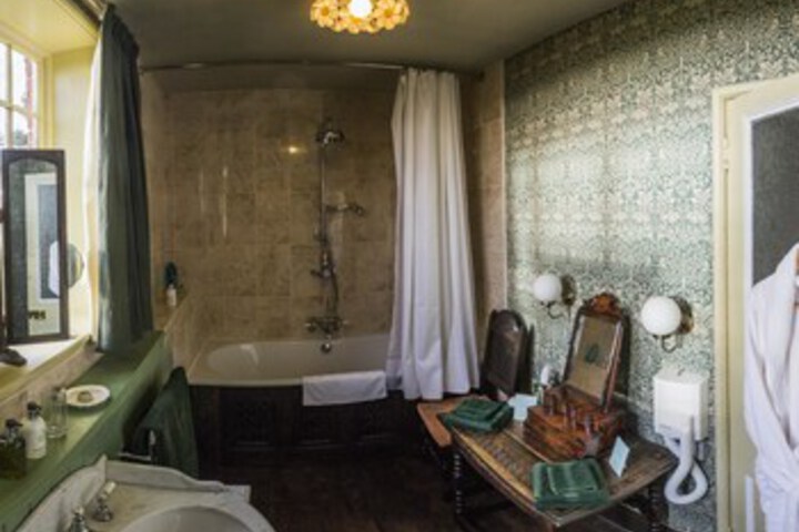 Room 15 of 22