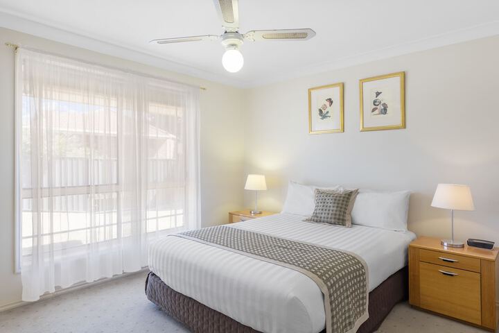 Room 5 of 38