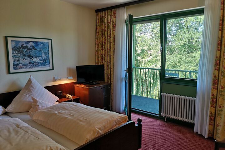 Room 35 of 46
