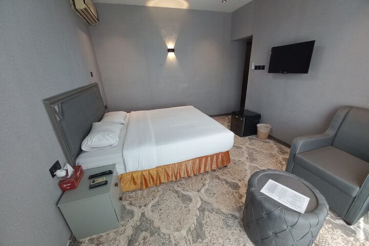 Room 29 of 50