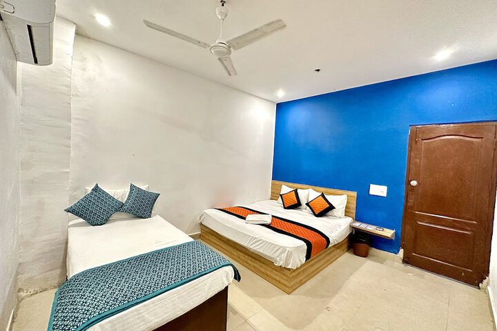 Room 4 of 13