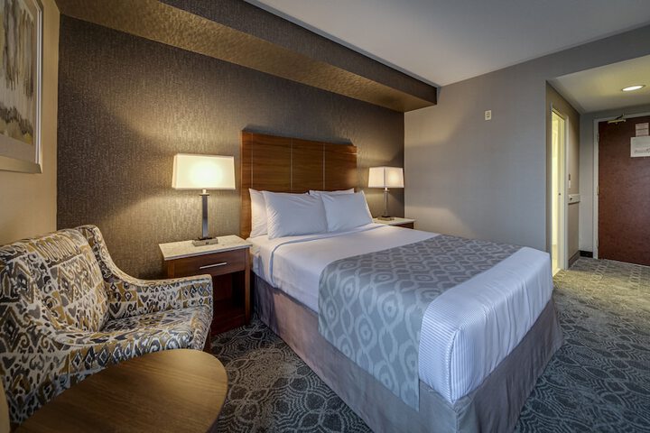 Room 28 of 60