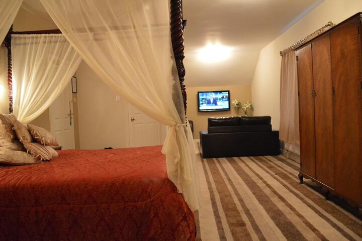 Room 20 of 28