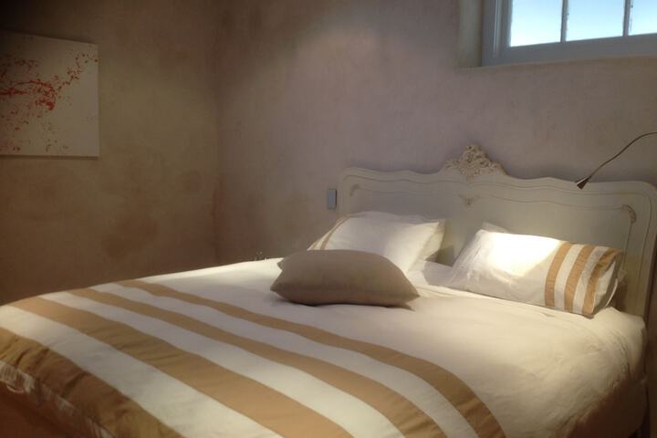Room 2 of 22