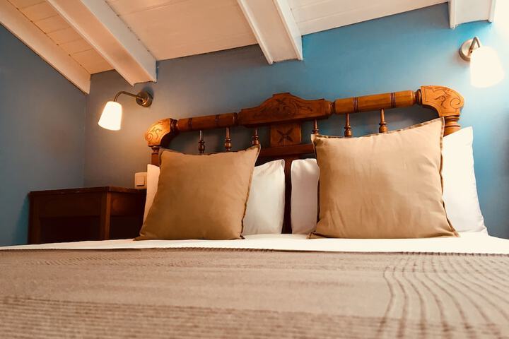 Room 6 of 44