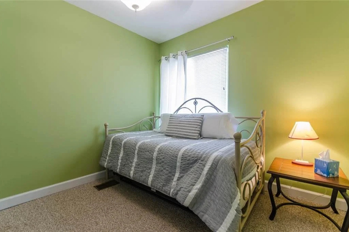 Room 4 of 13