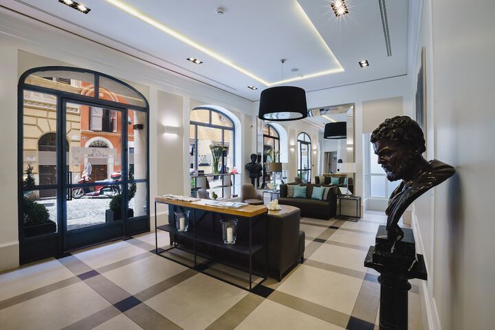 Entrance & Lobby