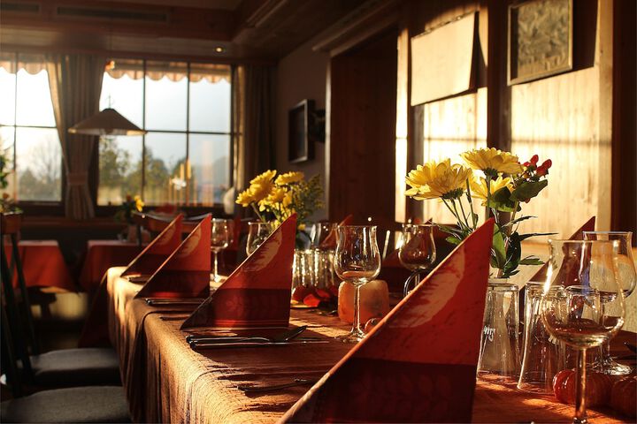Dining 48 of 76