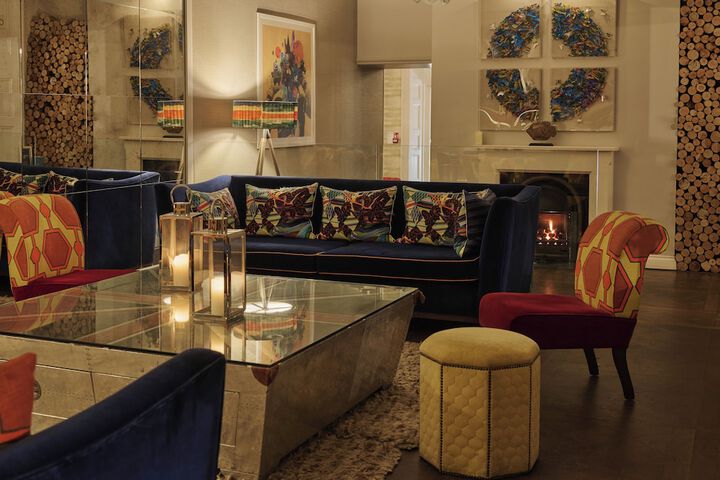 Lounge 58 of 69