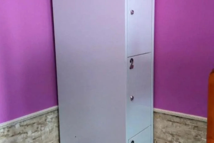 Room 2 of 11