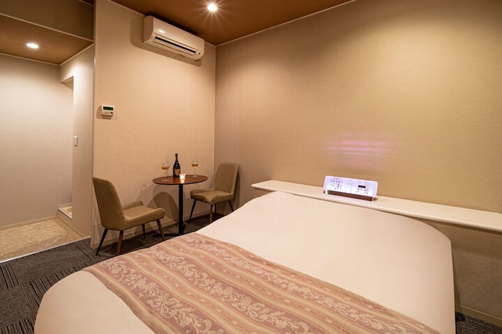 Room 14 of 36