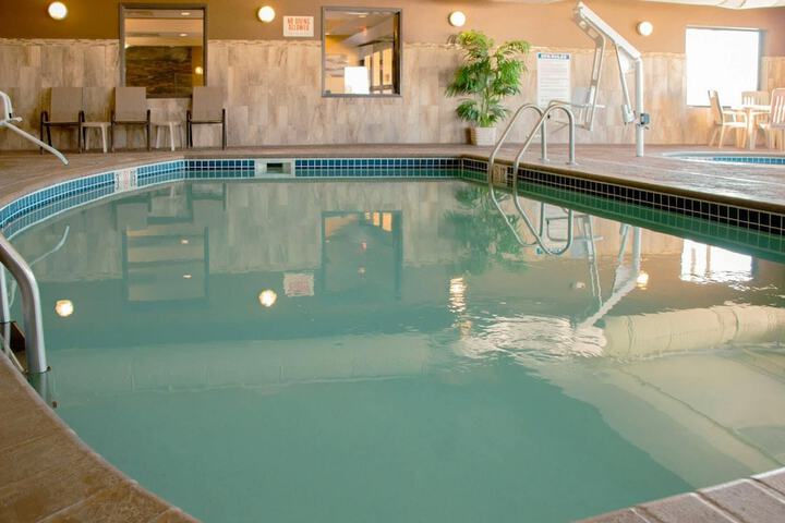 Pools & Facilities