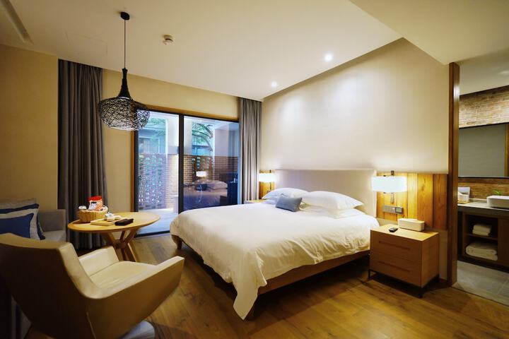 Room 16 of 45