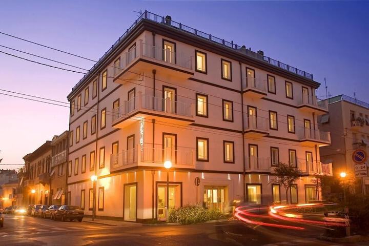 Hotel 65 of 65